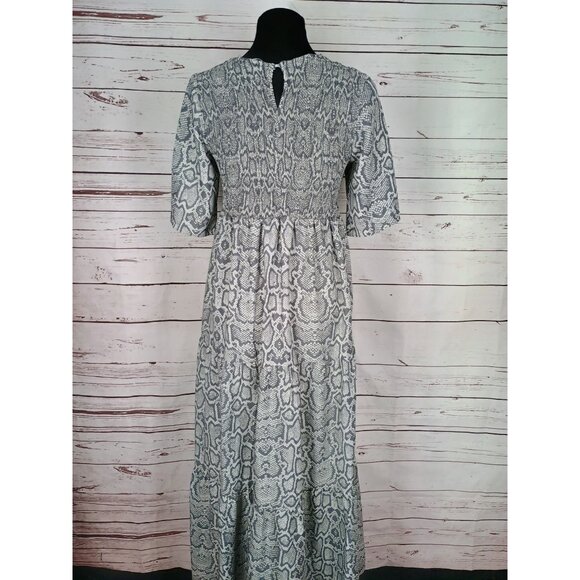 Simply Southern Gray Snake Skin Print Dress Smocked Modest Size Medium‎ - Picture 3 of 6